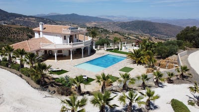 /international/es/casarabonela-andalusia-120094555440/