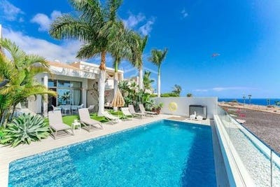 /international/es/adeje-canary-islands-310106521227/