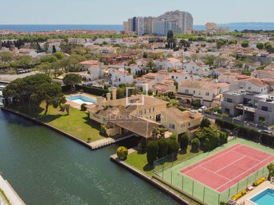 /international/es/castello-d-empuries-catalonia-310102126251/
