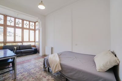 /international/es/ronda-de-sant-pere-barcelona-catalonia-310108989933/