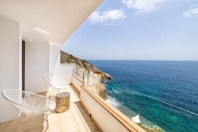 /international/es/carrer-torrenova-23-07181-magaluf-illes-balears-spain-magaluf-balearic-islands-310101734107/