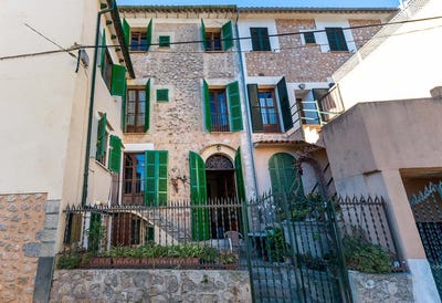 /international/es/carrer-de-sa-mar-94-07100-soller-illes-balears-spain-soller-balearic-islands-310101732637/