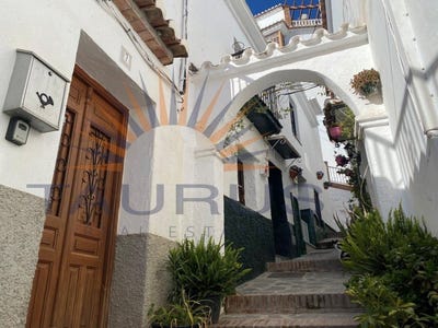 /international/es/canillas-de-aceituno-andalusia-310105995207/