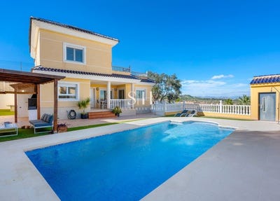 /international/es/san-miguel-de-salinas-valencian-community-310108954565/