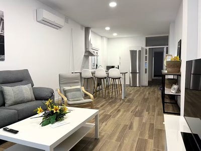 /international/es/calle-diamantino-garcia-acosta-sevilla-andalusia-310108643773/