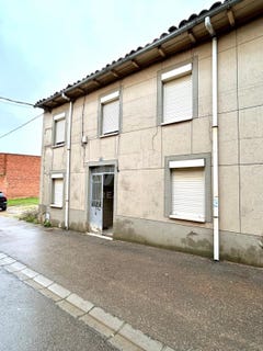 /international/es/calle-del-doctor-velez-santa-marina-del-rey-castile-and-leon-310109145966/