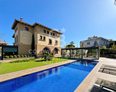 /international/es/barcelona-barcelona-les-corts-barcelona-barcelona-les-corts-barcelona-barcelona-catalonia-310108967351/?lang=it