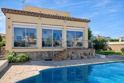 /international/es/carrer-de-tenerife-mont-roig-del-camp-catalonia-310106410447/