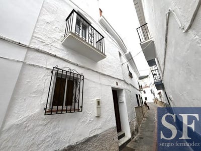 /international/es/canillas-de-aceituno-andalusia-310107089601/