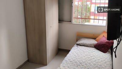 /international/es/seville-andalusia-310104857325/