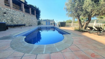 /international/es/velez-de-benaudalla-andalusia-310098701796/?lang=en