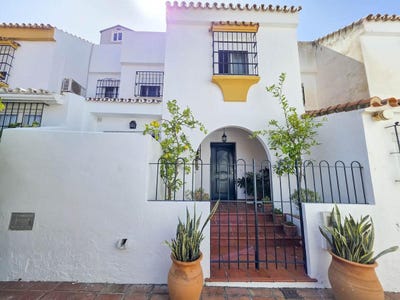 /international/es/casares-andalusia-310100649610/