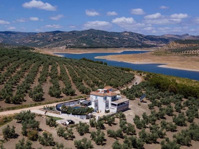 /international/es/iznajar-andalusia-120087390639/