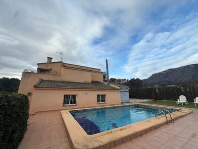 /international/es/salinas-valencian-community-310105688931/