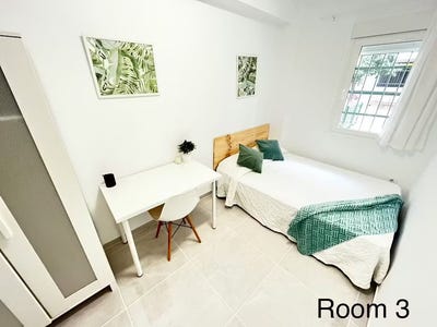 /international/es/calle-granate-sevilla-andalusia-310093853700/