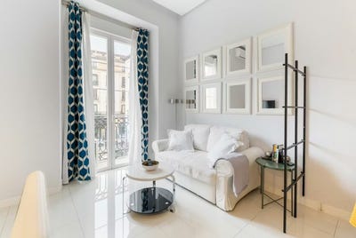 /international/es/calle-del-correo-madrid-madrid-310098107219/