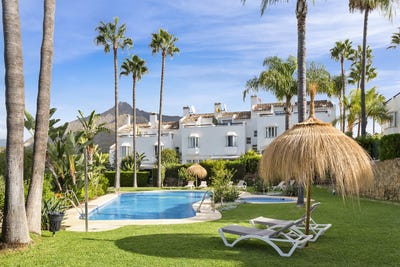 /international/es/marbella-marbella-golden-mile-malaga-spain-marbella-andalusia-310108861317/