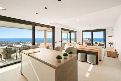 /international/es/three-bedroom-apartment-with-exceptional-sea-views-in-los-altos-de-los-monteros-marbella-east-marbella-marbella-este-malaga-spain-marbella-andalusia-310120103297/