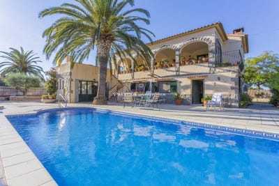 /international/es/castello-d-empuries-catalonia-310103465627/