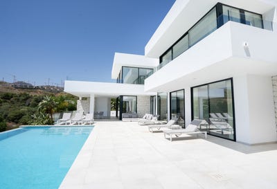 /international/es/urbanizacion-nueva-atalaya-28c-29679-la-alqueria-el-paraiso-malaga-spain-benahavis-andalusia-310106795804/