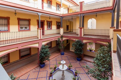 /international/es/calle-san-juan-de-la-palma-sevilla-andalusia-310107671291/
