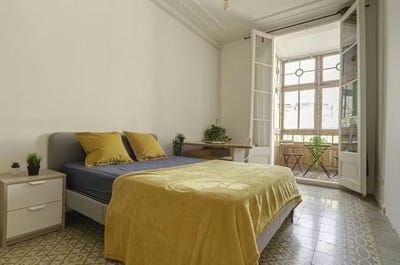 /international/es/ronda-de-sant-pere-barcelona-catalonia-310108991740/