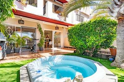 /international/es/calle-gorrion-arona-canary-islands-310106047907/