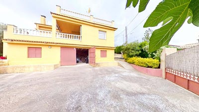 /international/es/carrer-del-llobregat-bisbal-del-penedes-la-catalonia-310108244866/