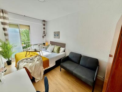 /international/es/calle-guadaira-madrid-madrid-310107904308/