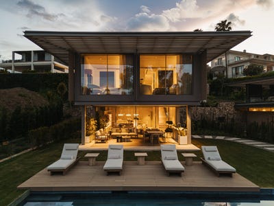 /international/es/modern-designer-residence-in-la-cerquilla-nueva-andalucia-marbella-nueva-andalucia-malaga-spain-marbella-valencian-community-310109079556/