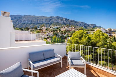 /international/es/carrer-de-la-rosa-47-03700-denia-alicante-spain-denia-madrid-310109308872/