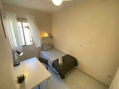 /international/es/calle-de-valderrobres-madrid-madrid-310103138227/