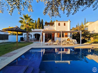 /international/es/castello-d-empuries-catalonia-310097306268/