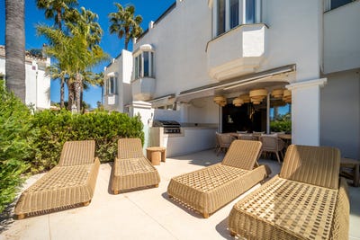 /international/es/marbella-marbella-golden-mile-malaga-spain-marbella-andalusia-310109617652/