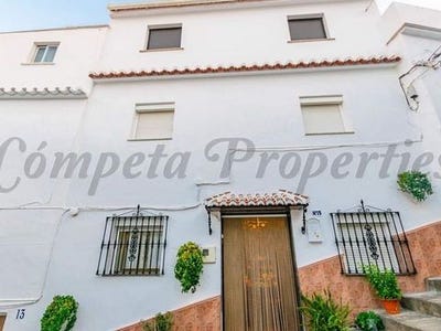 /international/es/algarrobo-andalusia-120090072159/