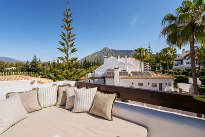 /international/es/marbella-marbella-golden-mile-malaga-spain-marbella-andalusia-310108864329/