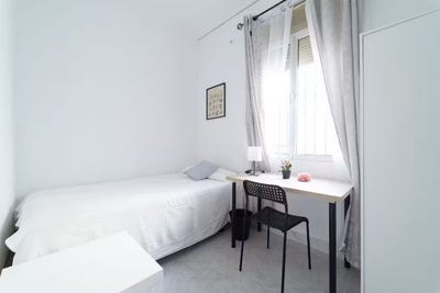/international/es/calle-cardenal-rodrigo-castro-sevilla-andalusia-310108669673/