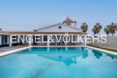 /international/es/lora-del-rio-andalusia-310100637438/