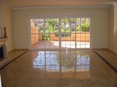 /international/es/nagueles-marbella-valencian-community-120091377737/