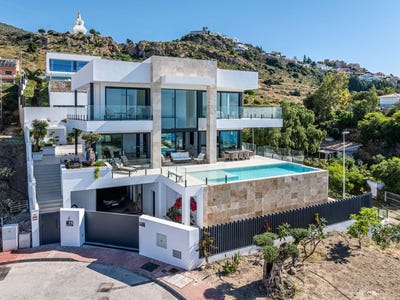 /international/es/benalmadena-costa-andalusia-310100762357/