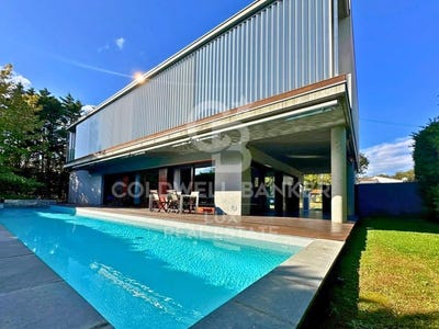 /international/es/girona-figueres-parc-bosc-castell-girona-figueres-parc-bosc-castell-girona-figueres-catalonia-310104459607/