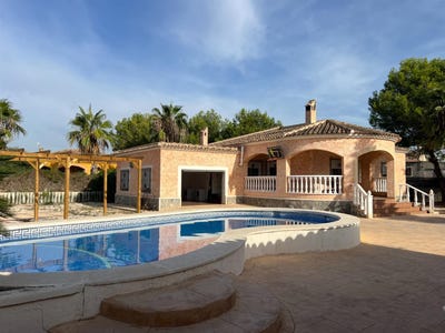 /international/es/dolores-valencian-community-310108997337/