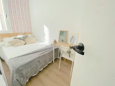 /international/es/avenida-de-ramon-y-cajal-sevilla-andalusia-310104423784/