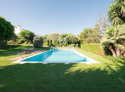 /international/es/les-corts-pedralbes-barcelona-catalonia-310099653495/