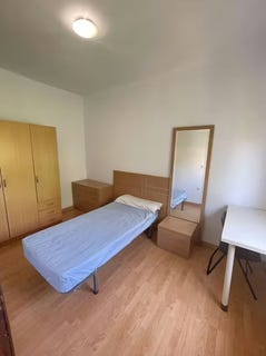 /international/es/avenida-alvar-nez-sevilla-andalusia-310095317779/