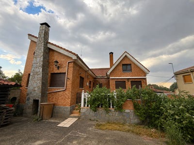 /international/es/calle-las-cuevas-santovenia-de-la-valdoncina-castile-and-leon-310109665537/