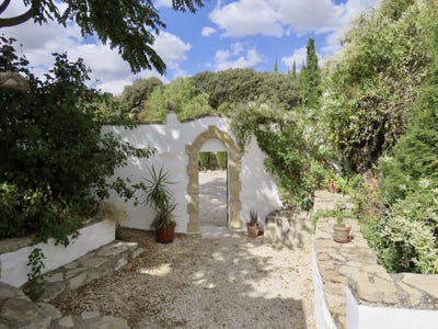 /international/es/montefrio-andalusia-120080396106/