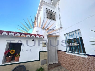/international/es/algarrobo-andalusia-310106912002/