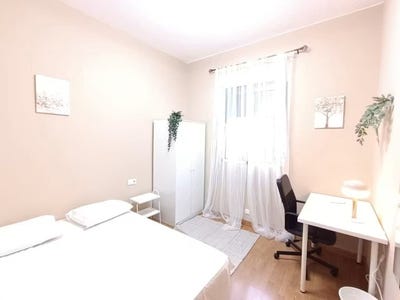 /international/es/calle-carlos-brujes-sevilla-andalusia-310108669325/