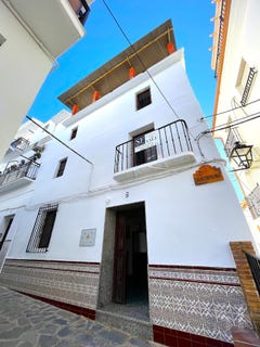/international/es/canillas-de-aceituno-andalusia-310103466929/